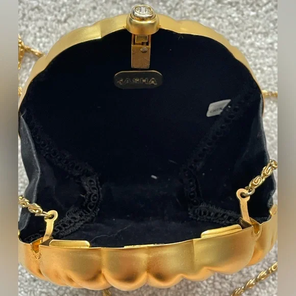 🚚 MOVING SALE Vintage brushed gold Lion's Head hard case minaudière crossbody - Picture 7 of 15